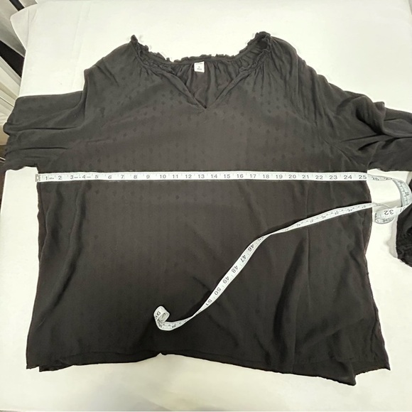 2 for$15 Old Navy Black Jack Open Neck Ruffled Relaxed Blouse - Picture 3 of 9